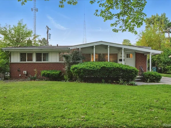 15220 Kenton St, Oak Park, MI 48237