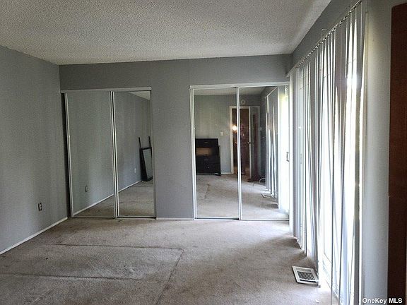 3rd image of 231 Springmeadow Dr Unit N
