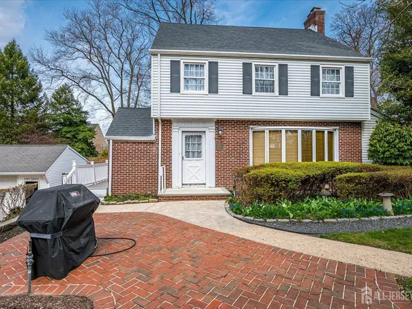 42 Pershing Ave, Sayreville, NJ 08872