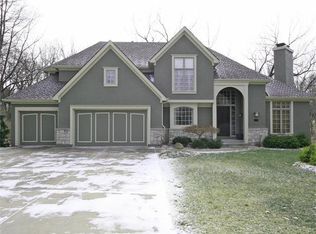 5618 Cedar Pl, Parkville, MO 64152