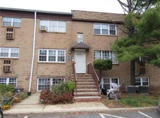 216 College Dr, Edison, NJ 08817