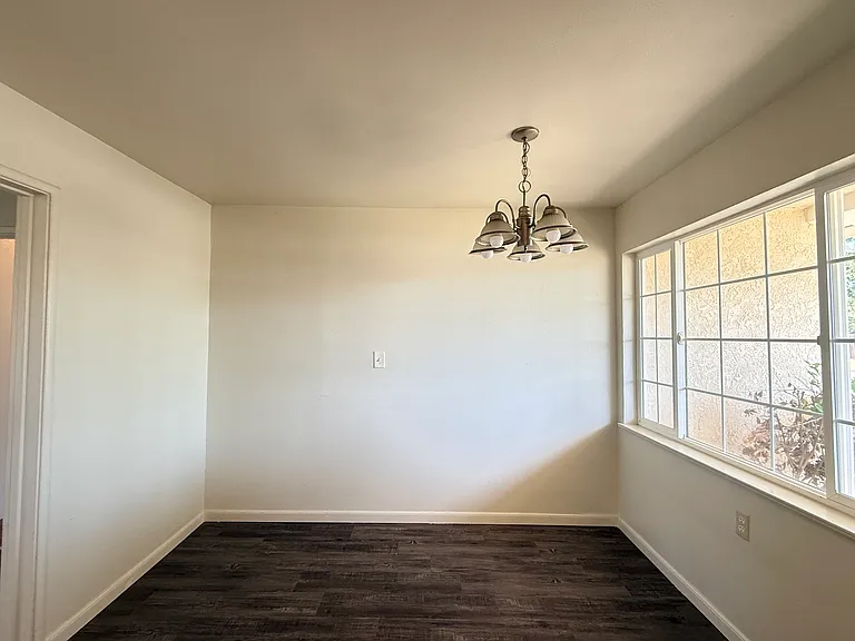 223 E Robinson Ave — Photo 9