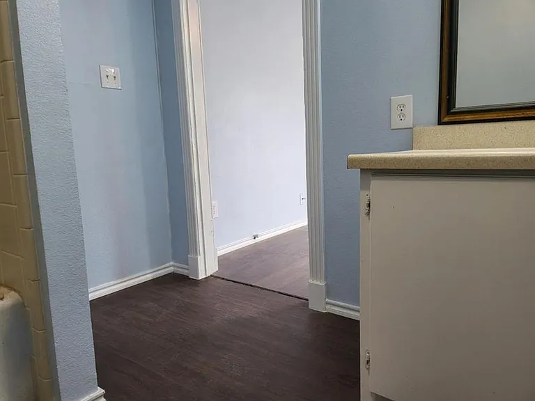 411 Cooke St — Photo 13