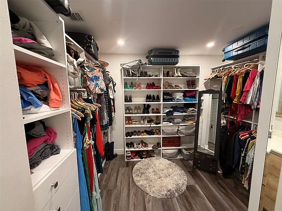 3rd image of 954 Mockingbird Lane #519