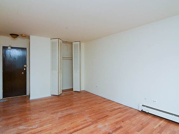 5th image of 2629 N Hampden Ct APT 513