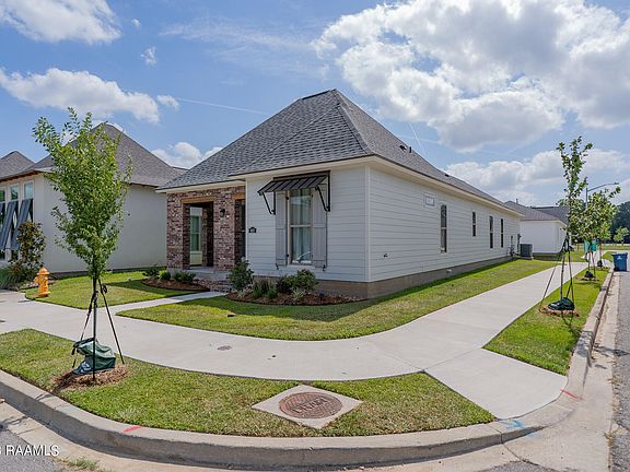 3rd image of 600 Bourdette Dr