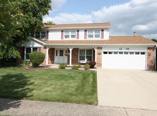 1205 Bridgeport Dr, Schaumburg, IL 60193