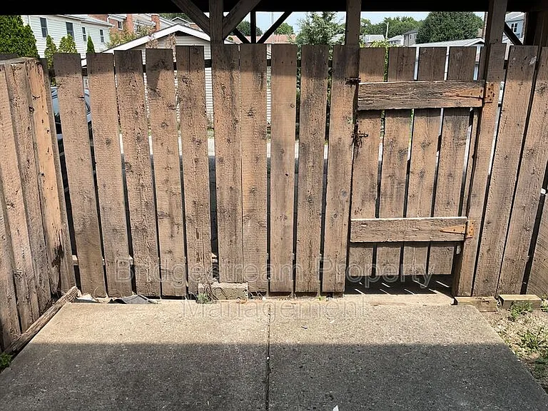 961 Taylorsview Dr — Photo 10