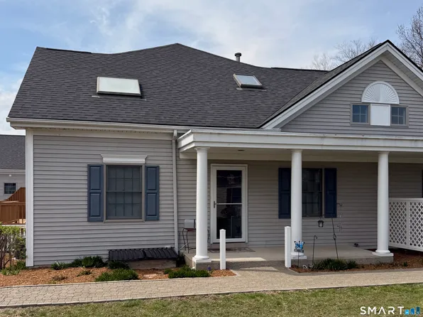 202 Stoney Way #202, New Fairfield, CT 06812