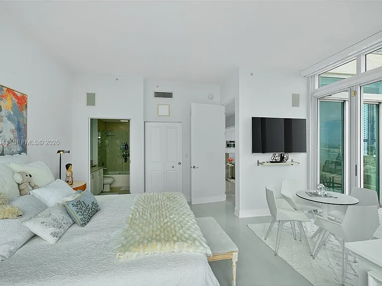 1155 Brickell Bay Dr #Penthouse 210 — Photo 5