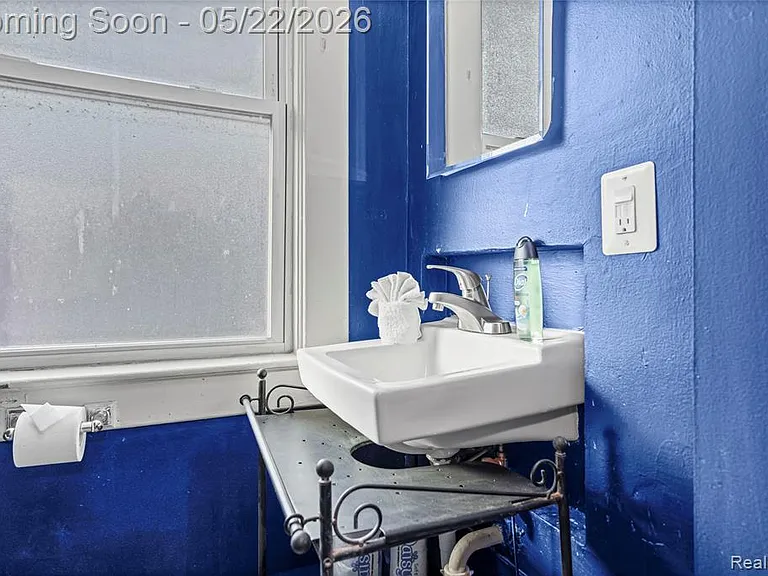 211 N Main St #2 — Photo 25