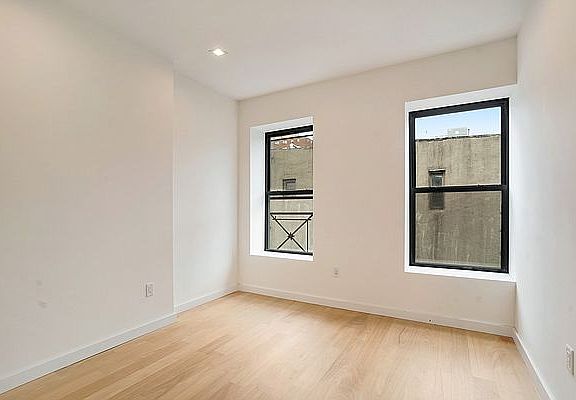 3rd image of 2243 1st Ave #5