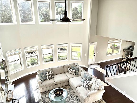 5th image of 6 Goodman Ct
