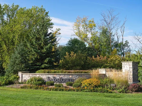 1577 Fox Hunt Way, Victoria, MN 55386