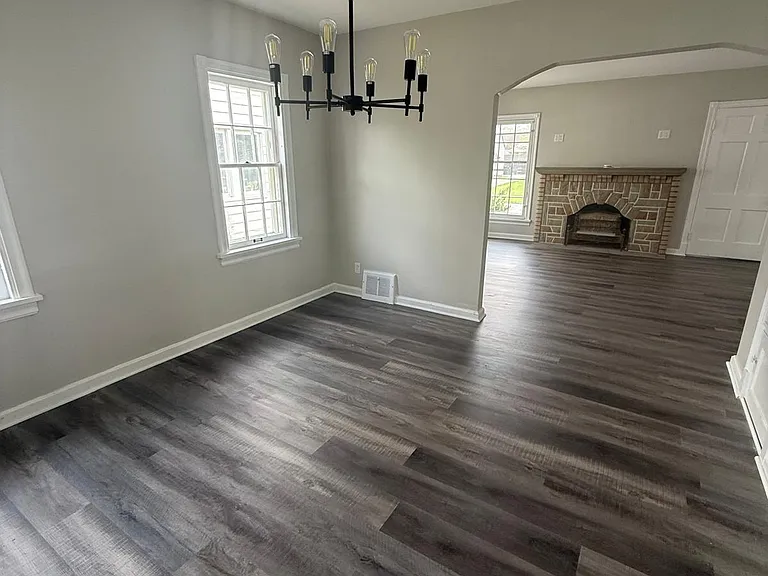 11209 Langton Ave — Photo 2