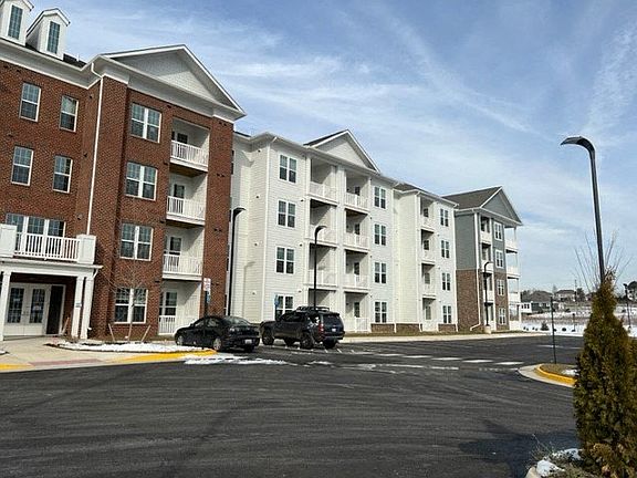 5th image of 43420 Inas Pond Dr #418
