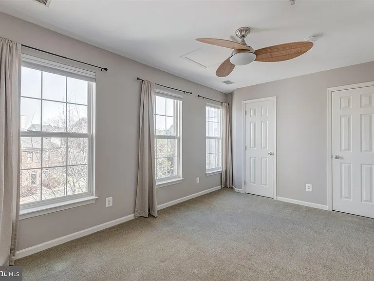 5140 Donovan Dr — Photo 29