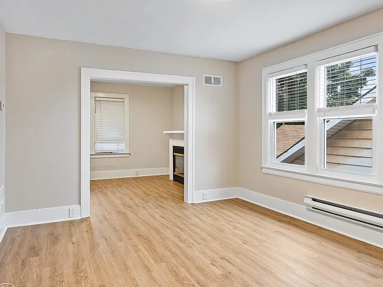 1358 Pierre Ave #UPPER — Photo 5