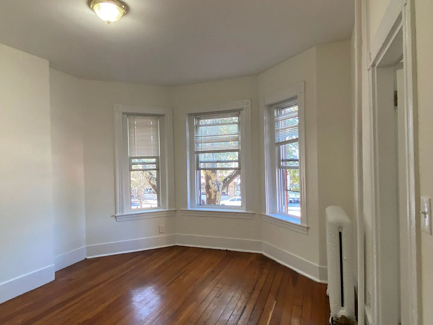 Nicely renovated 3 bed in Allston, near the Green Line and Boston University! — Photo 3