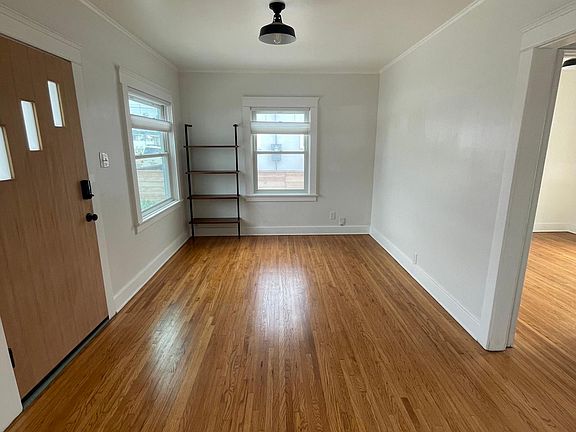 2nd image of 1716 S Cabrillo Ave