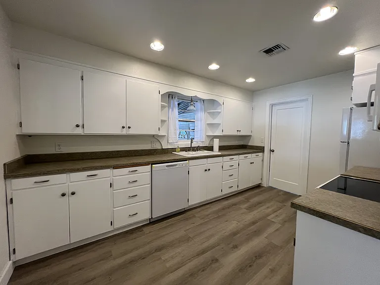 540 Tangent St — Photo 7