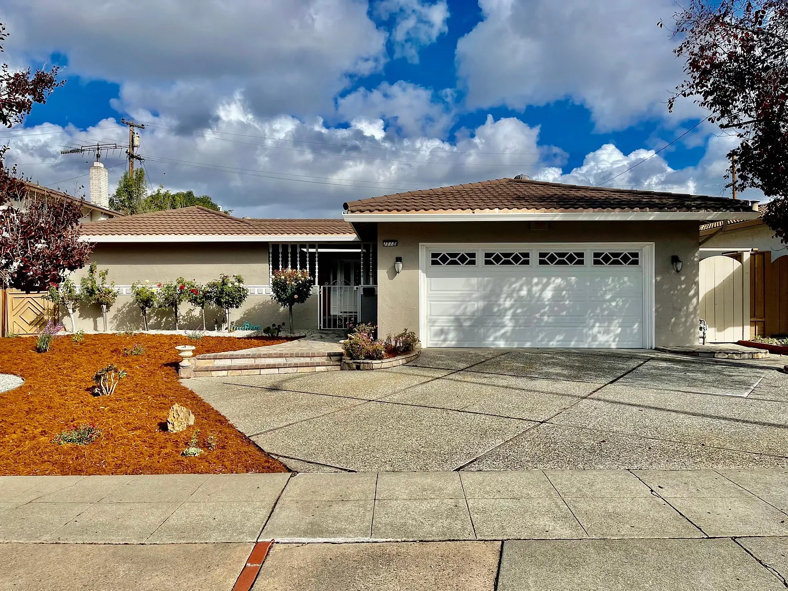 1118 Yorkshire Dr photo 1