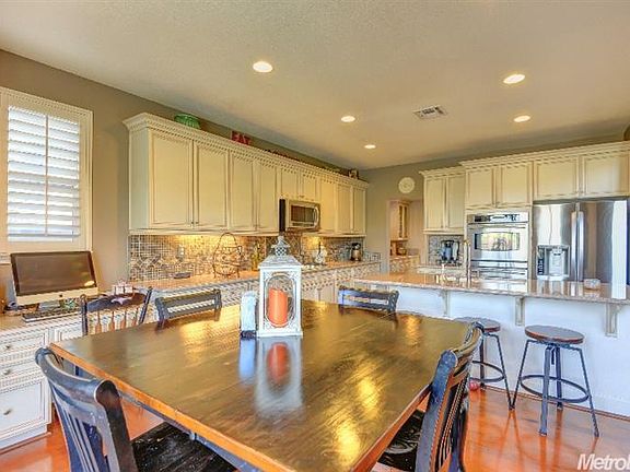 4th image of 3023 Trieste Way