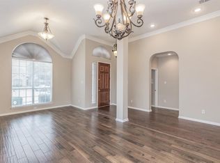 120 Saint James Rd, Irving, TX 75063