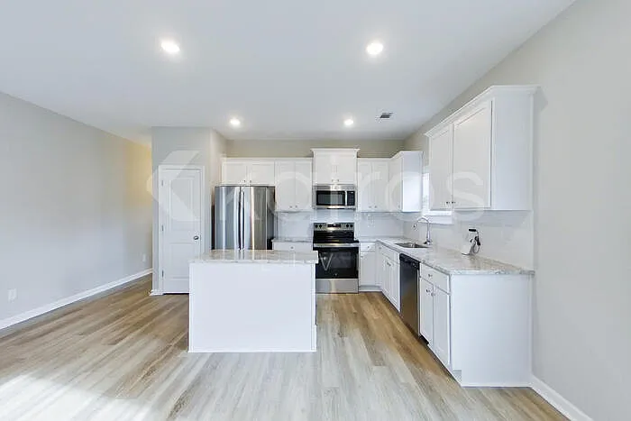 7321 Foggy River Dr — Photo 4