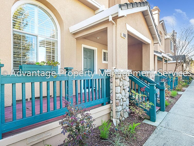 1st image of 1003 Phoenix St