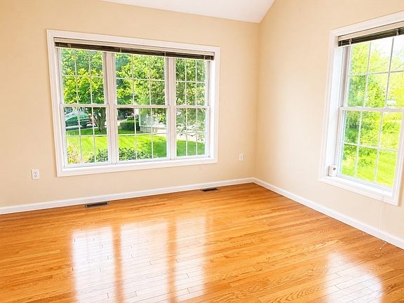 4th image of 37 Augusta Way Unit 37