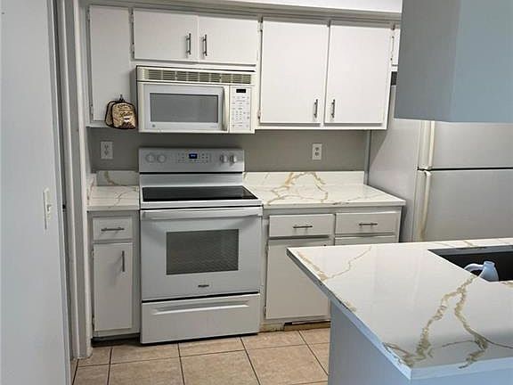 2nd image of 3004 Santa Barbara BLVD #A - B