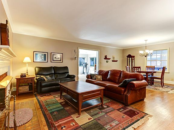 4th image of 3501 Dogwood Dr