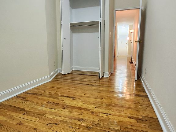4th image of 202 W 106th St APT 25