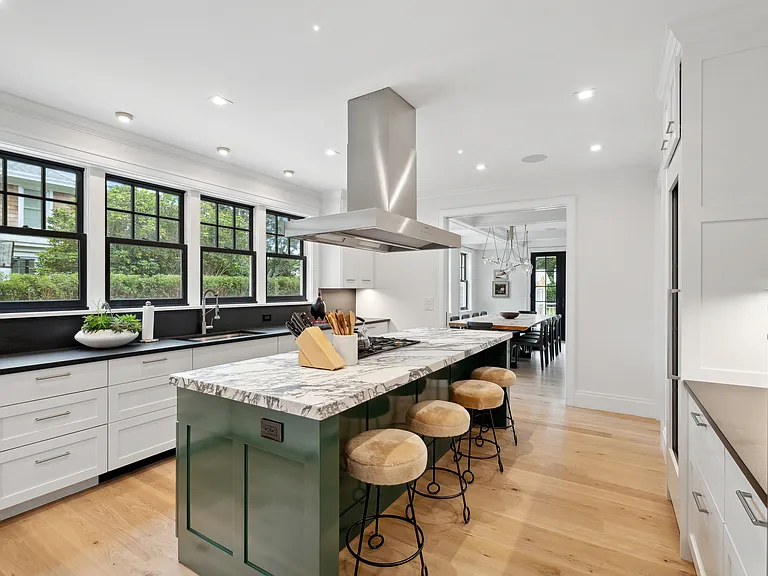 170 Meeting House Ln — Photo 12