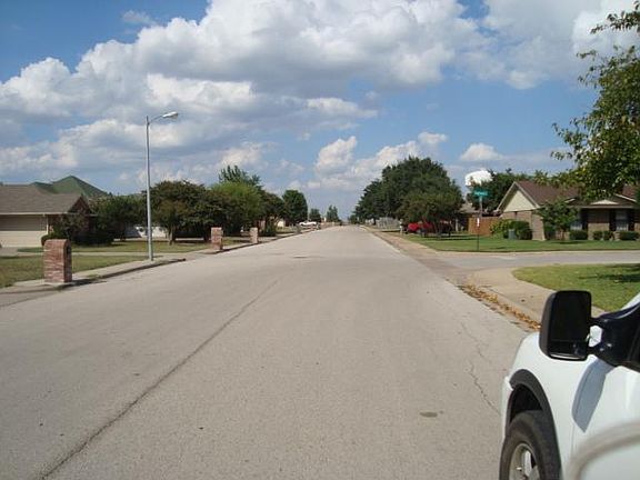 5th image of 313 River Oaks Blvd