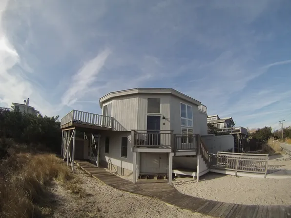18 E Lighthouse Walk, Ocean Beach, NY 11770