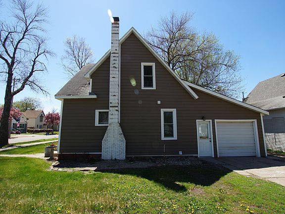 2nd image of 902 S 3rd St