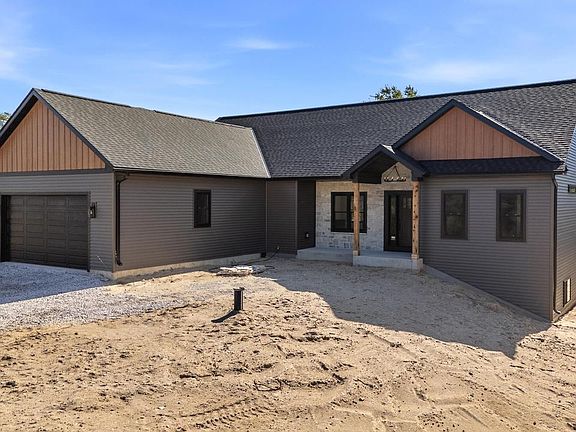 2nd image of 2377 Wallace Lake ROAD