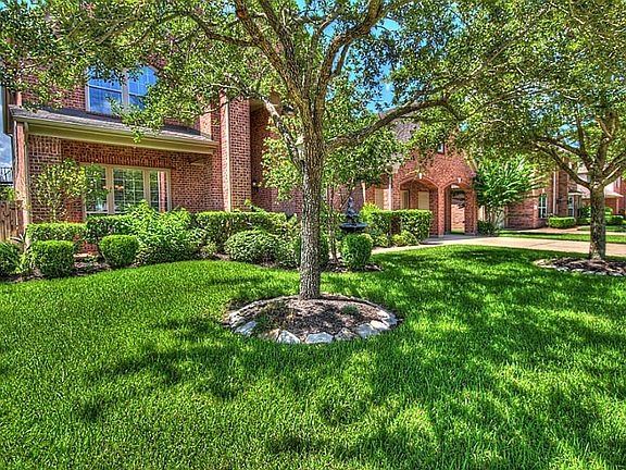 3rd image of 2930 Shoreside Dr