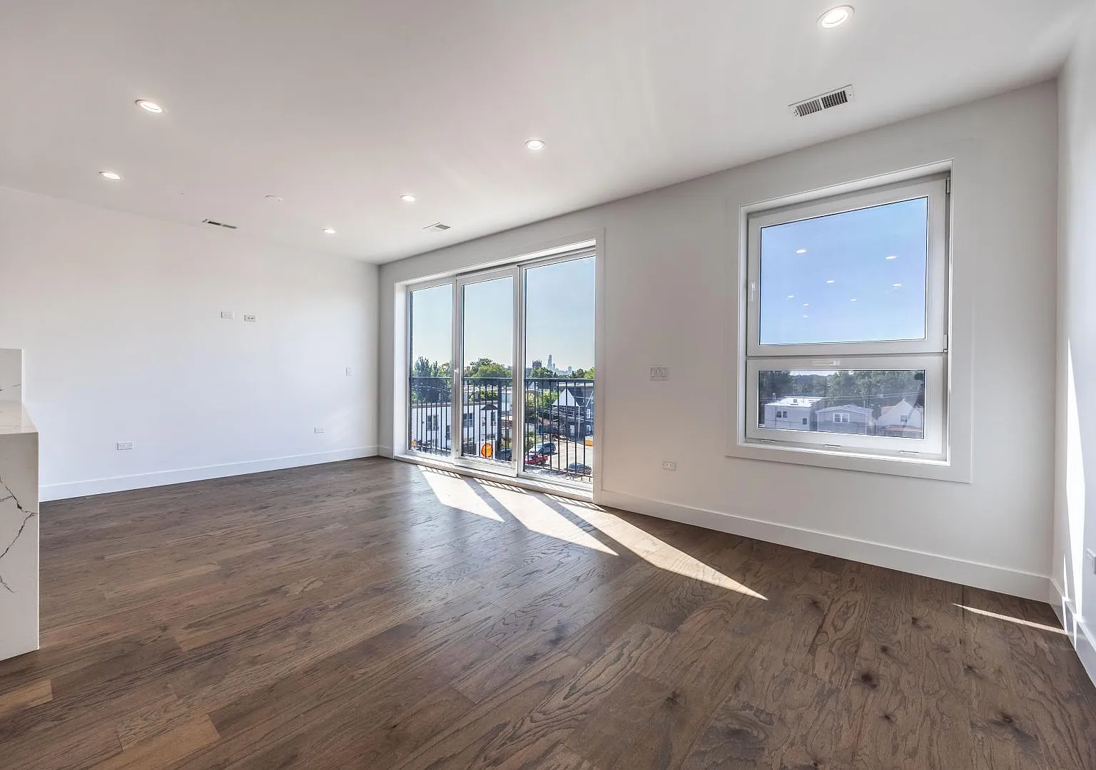 3008 West Belmont Avenue #4 — Photo 2