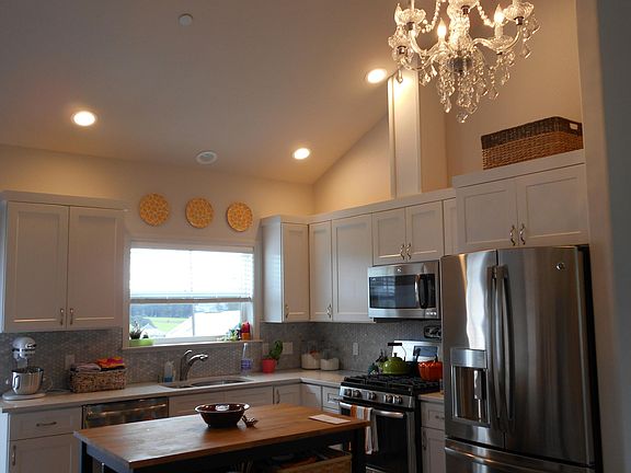 4th image of 1379 Westgate Ln