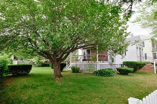 3rd image of 231 Hollis Ave