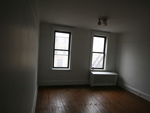 5th image of 3447 42nd St APT 2FR