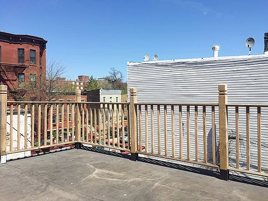 Rented by MNS | media 11