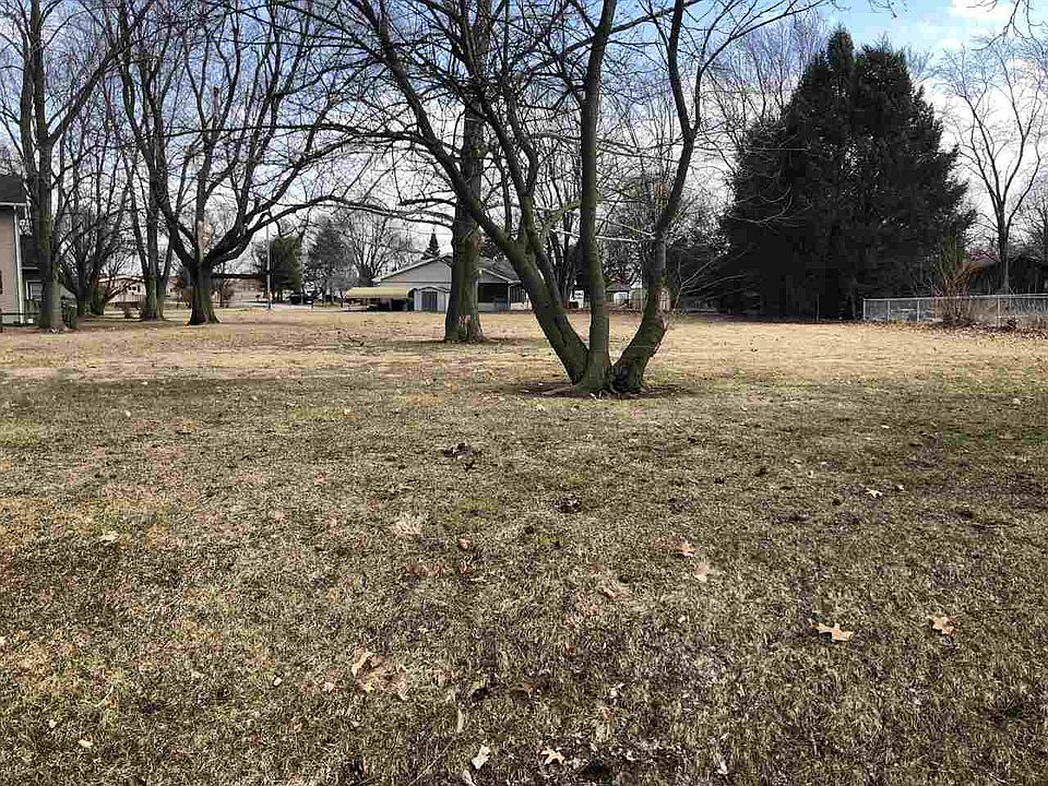 2nd image of 304 Flora Ave