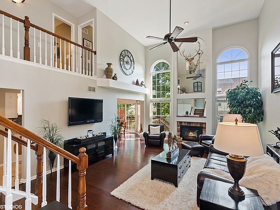 3rd image of 243 Lorraine Cir