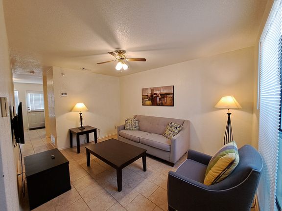3rd image of 1112 Leslie Cir Unit A