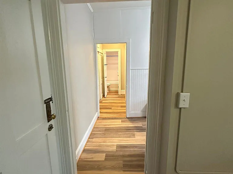108 S Franklin St #3 — Photo 2