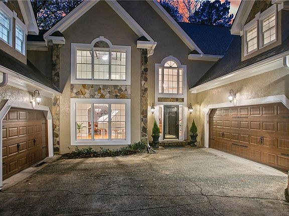 4th image of 2820 Andover Way